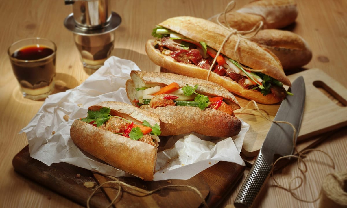 Thưởng thức hương vị Hà Nội giữa lòng Đà Nẵng - Bánh mì DELI HANOI