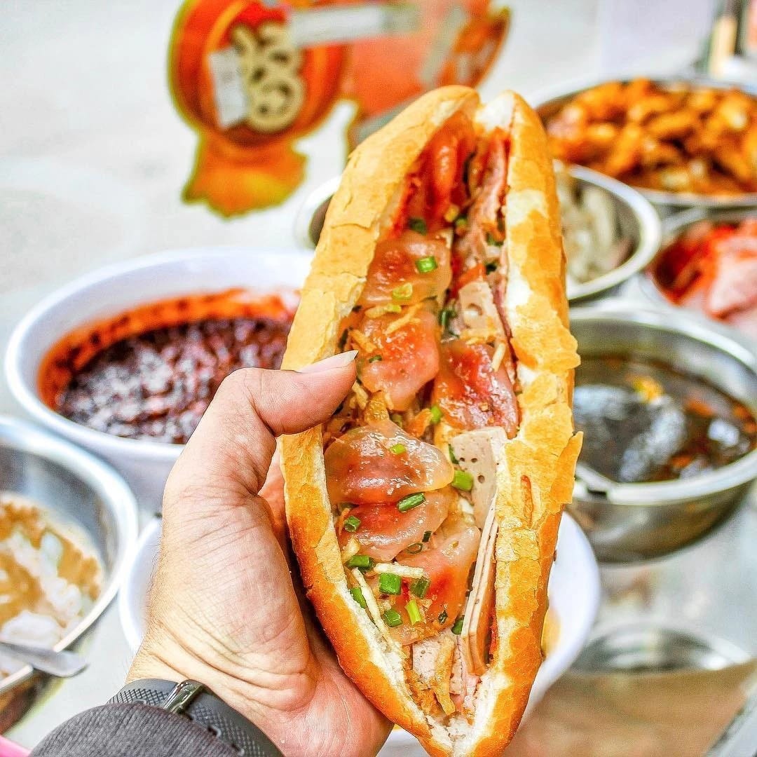 Bánh mì bột lọc - Món ngon độc đáo từ đường phố Đà Nẵng