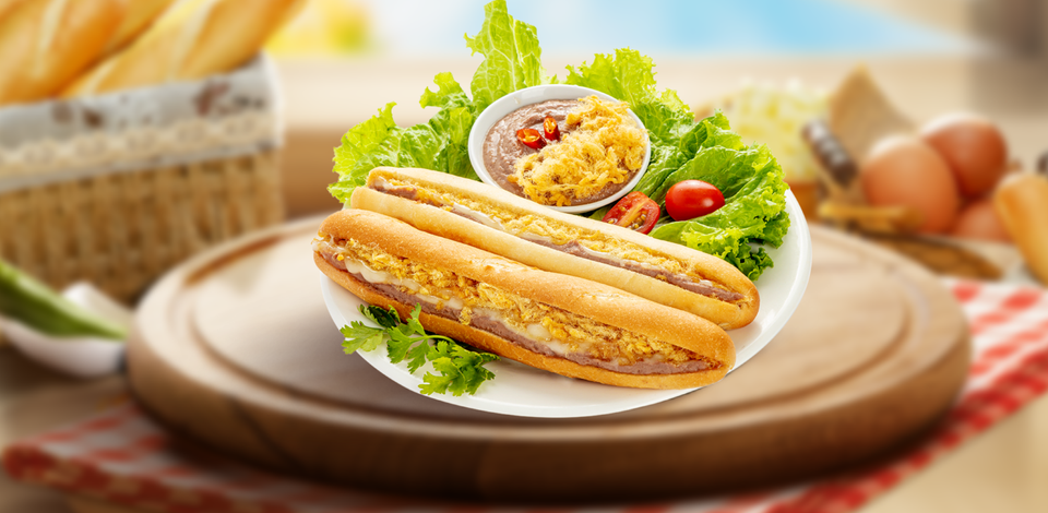 "Nhỏ Mà Có Võ": Sức Hút Khó Cưỡng Của Bánh Mì Que Đà Nẵng