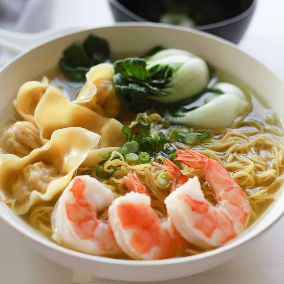 Mì Hoành Thánh – Món Ngon Ở Đà Nẵng Mang Hương Vị Hoa Đặc Trưng